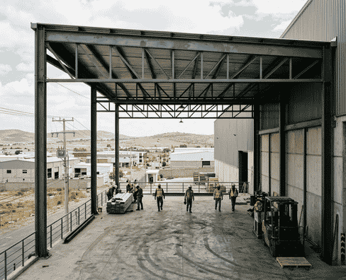 Cubierta de acero para terraza industrial en El Marqués